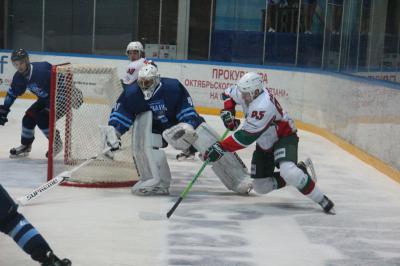 ХК «Рязань» на домашнем льду обыграл казанский «Барс»
